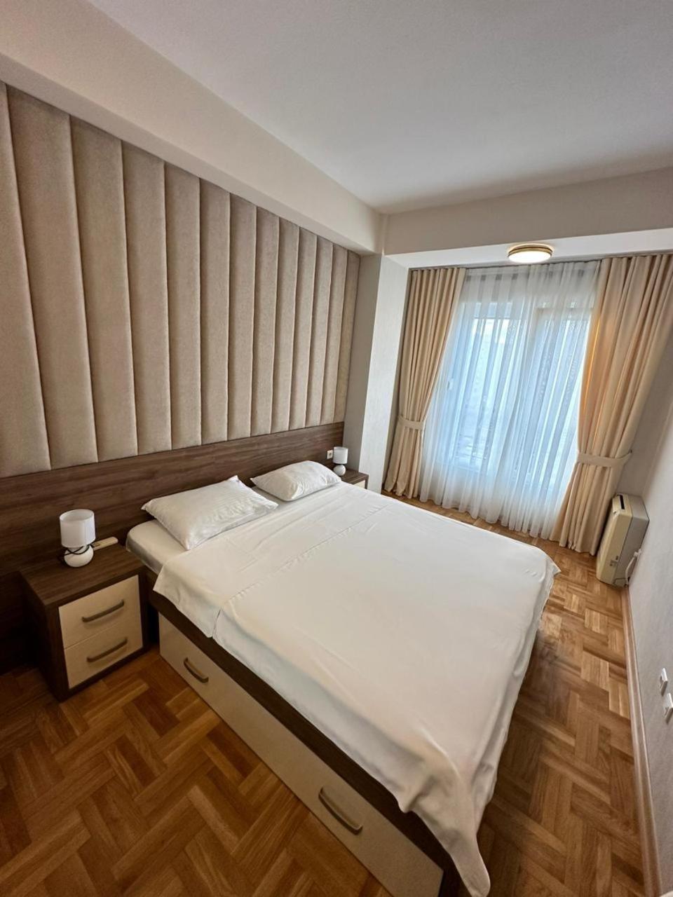 Apartment 28
